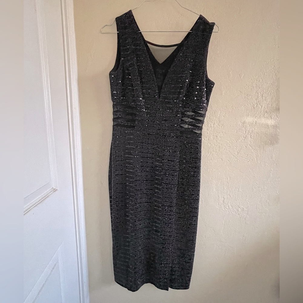 Metallic / Silver shiny dress with sexy cut details (sequins)